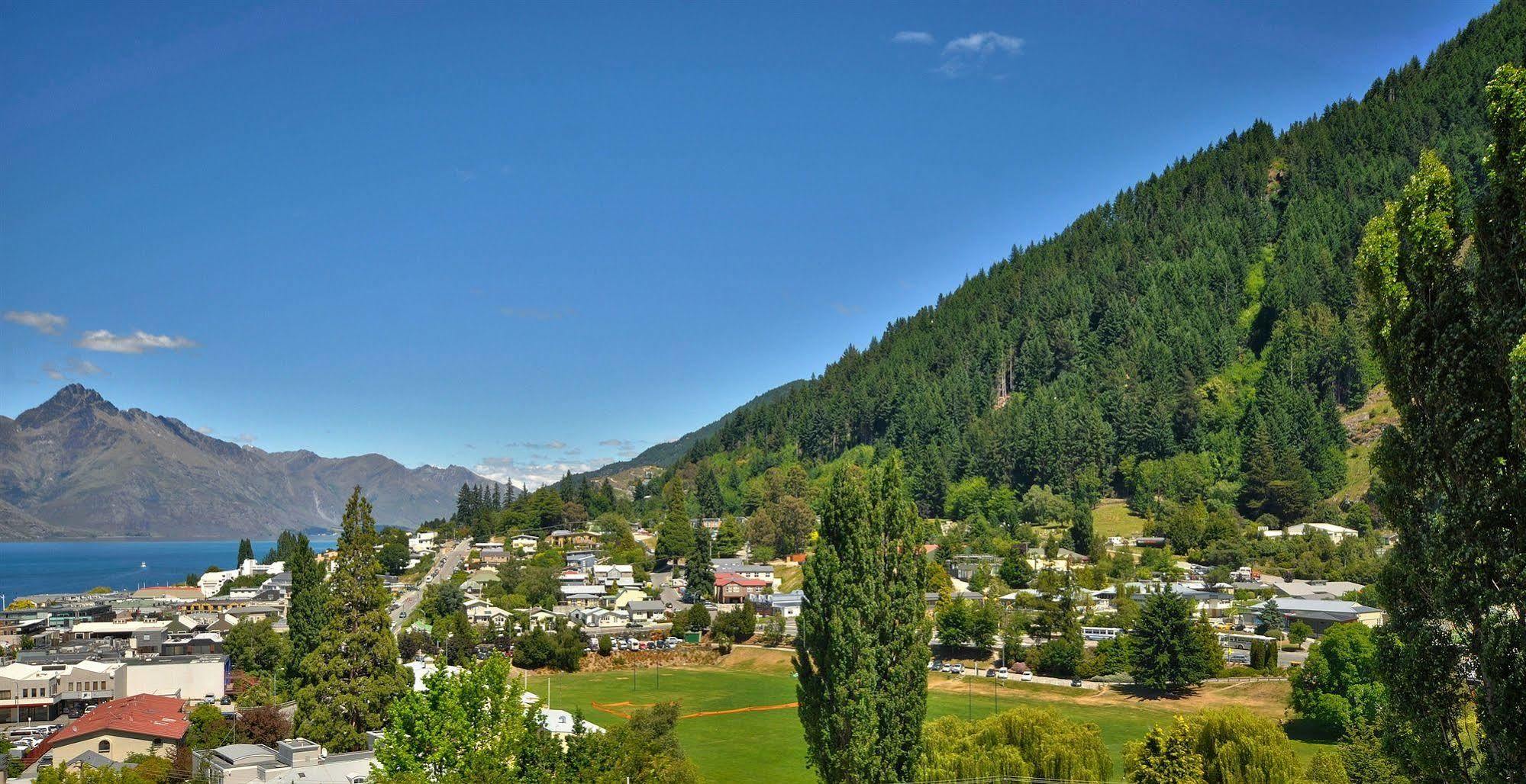 Turner Heights Townhouses Queenstown Exterior photo